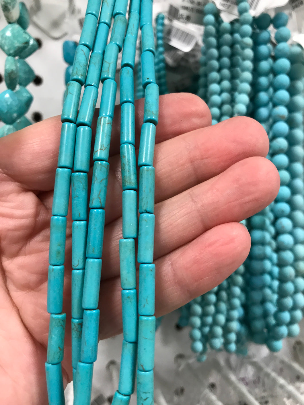HOWLITE COLUMN