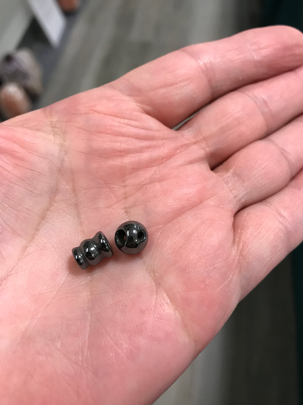 SYN. HEMATITE GURU BEAD