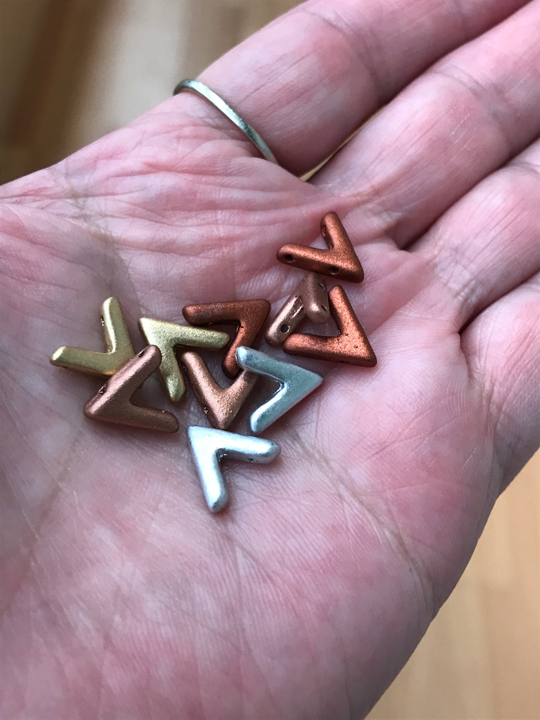 AVA BEADS 10X4MM