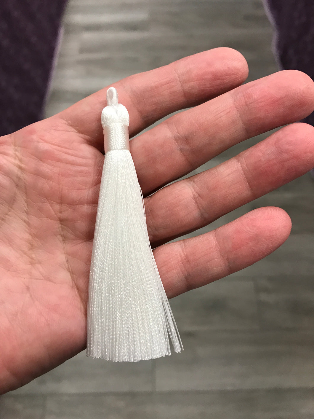 NYLON TASSEL WHITE
