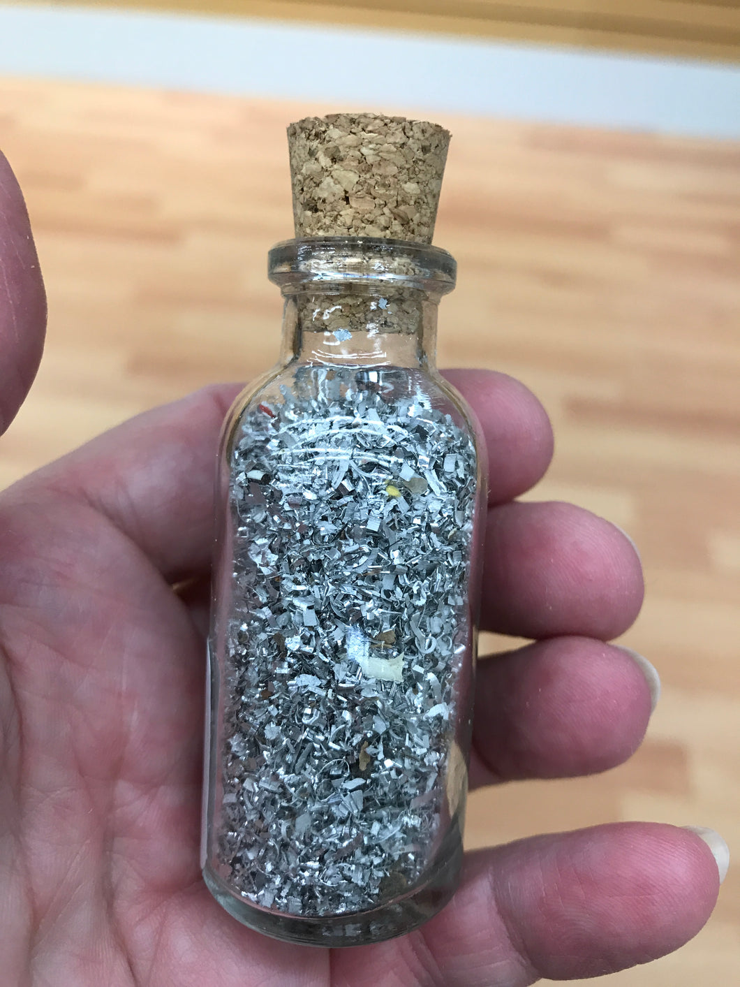SILVER FLAKES BOTTLE
