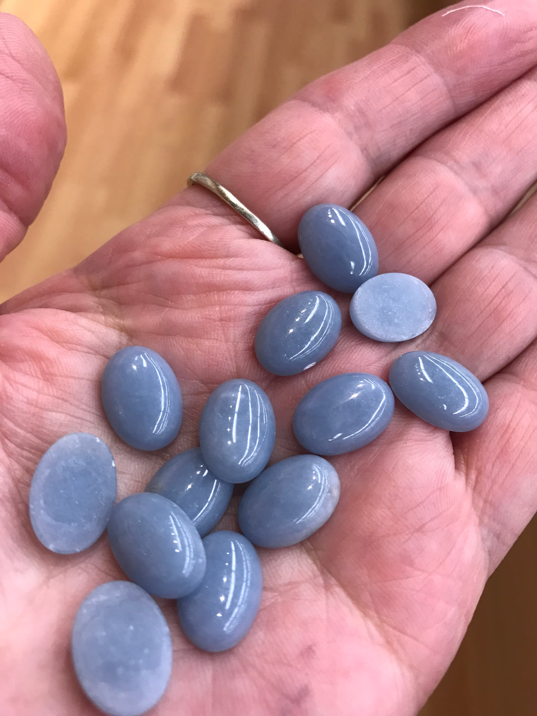 ANGELITE CABOCHON 14X10X4MM
