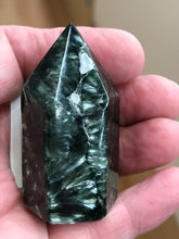 Load image into Gallery viewer, SERAPHINITE POINT
