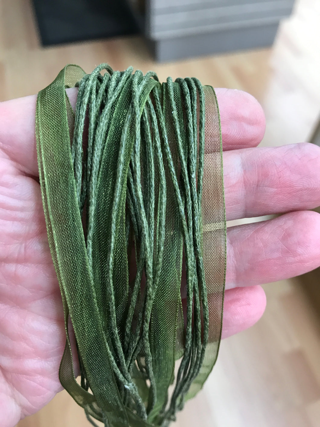 RIBBON/COTTON NECKLACE