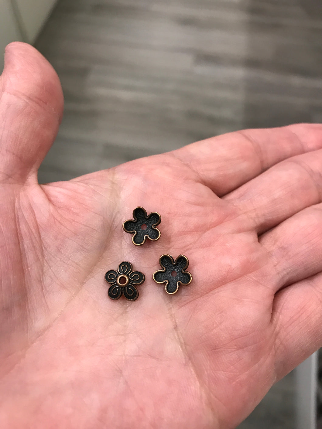 FLOWER BEAD CAP