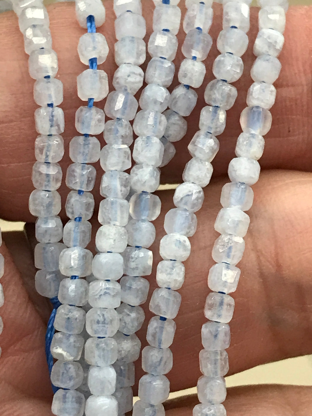 BLUE LACE AGATE 2.5X2.5X2.5MM