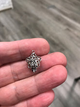 Load image into Gallery viewer, BRASS FILIGREE STAR BOX CLASP
