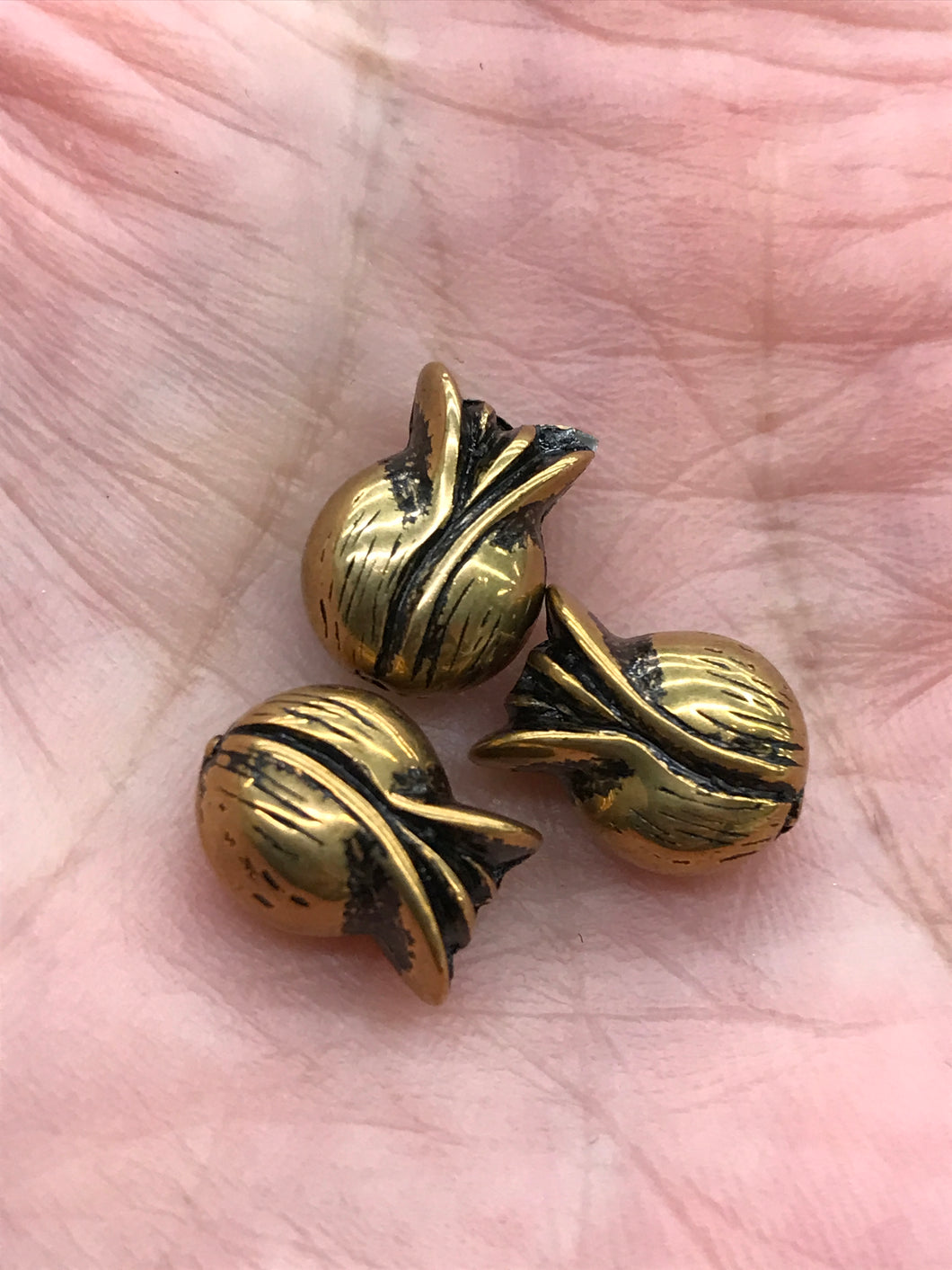 PINEAPPLE BEAD