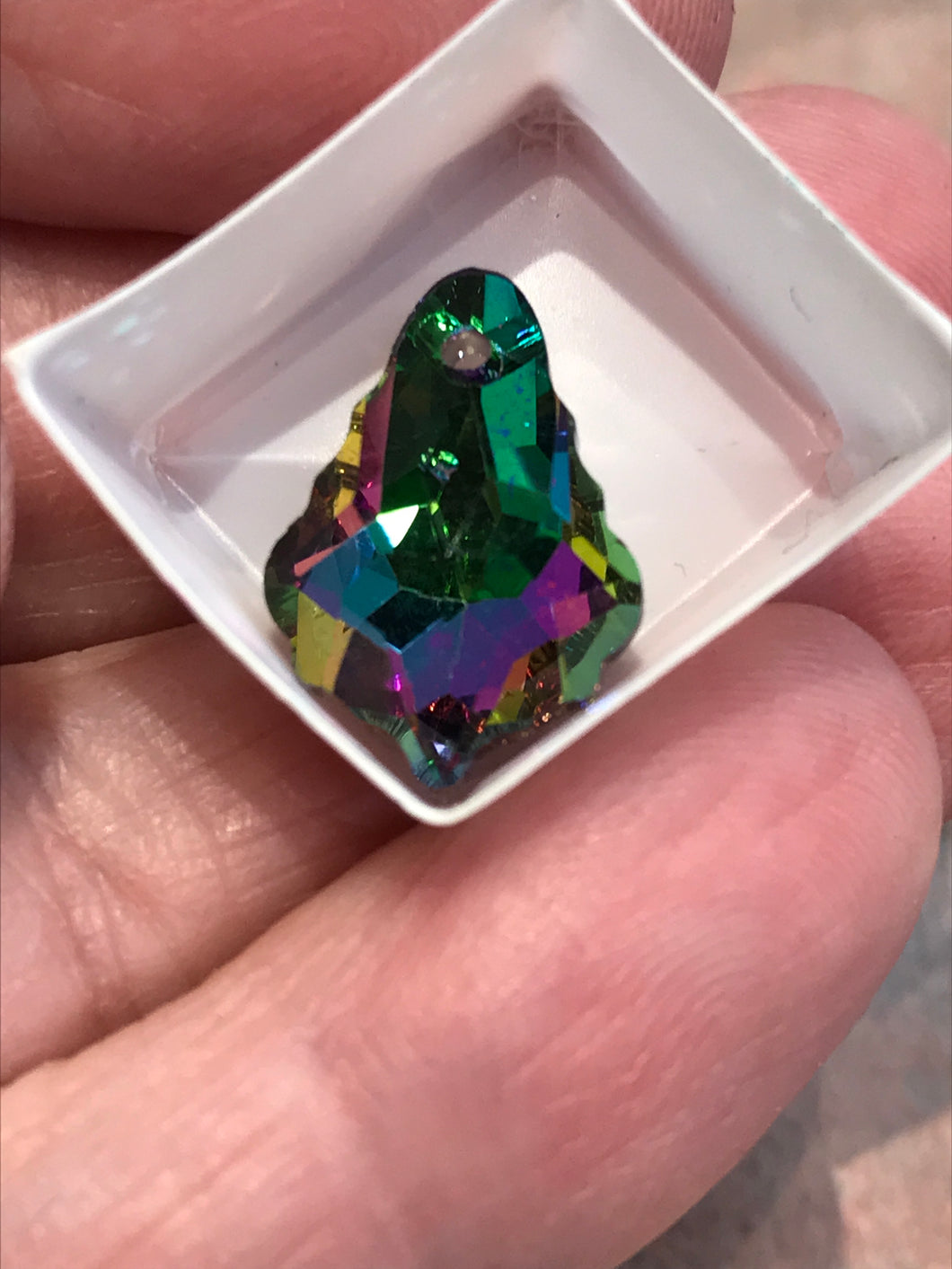 FACETED GLASS BAROQUE