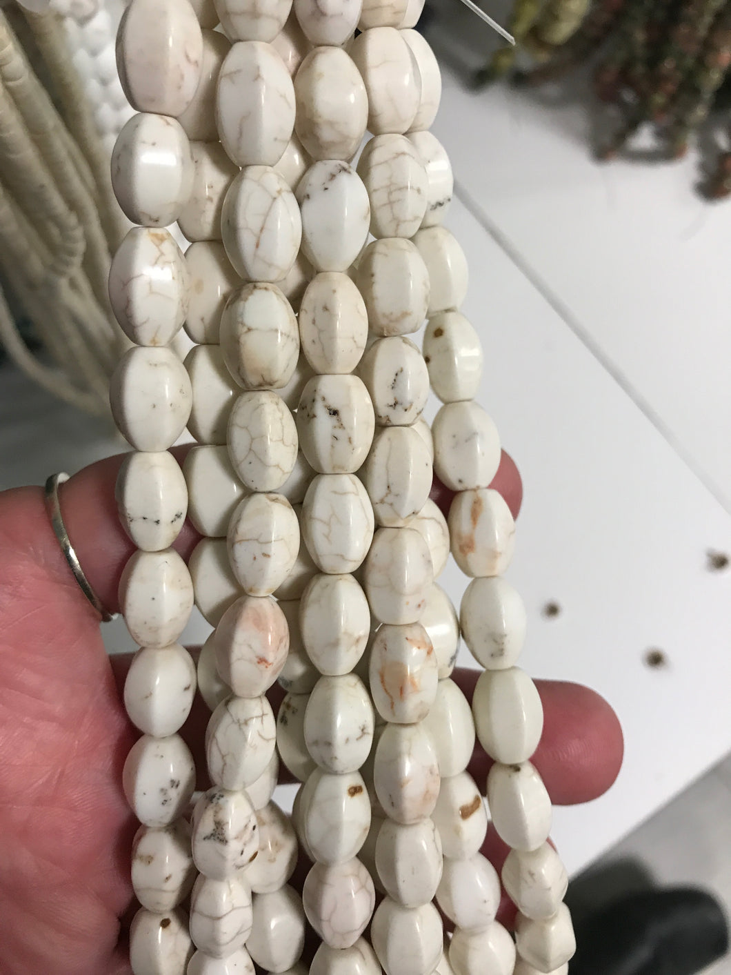 WHITE TURQUOISE OVAL
