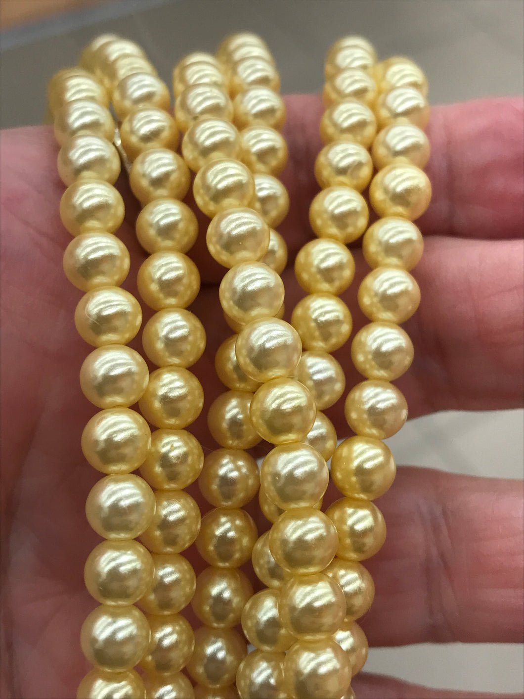 GLASS PEARL 6MM