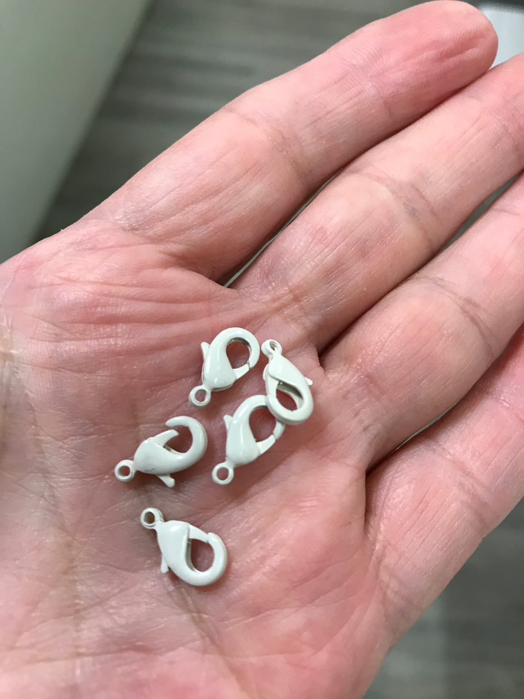 WHITE LOBSTER CLASP