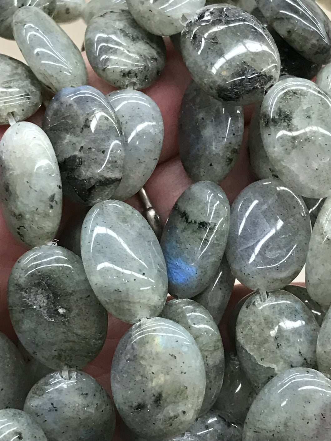 LABRADORITE OVAL 18X13.5X6-7MM