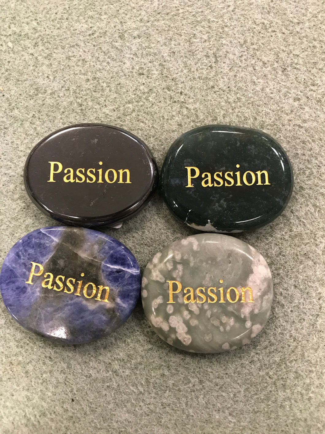 ENGRAVED GEMSTONE 'PASSION'
