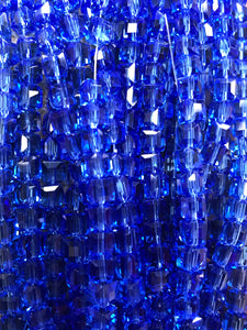 GLASS 4X4MM FACETED CUBE