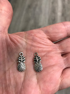 CHARM PINEAPPLE