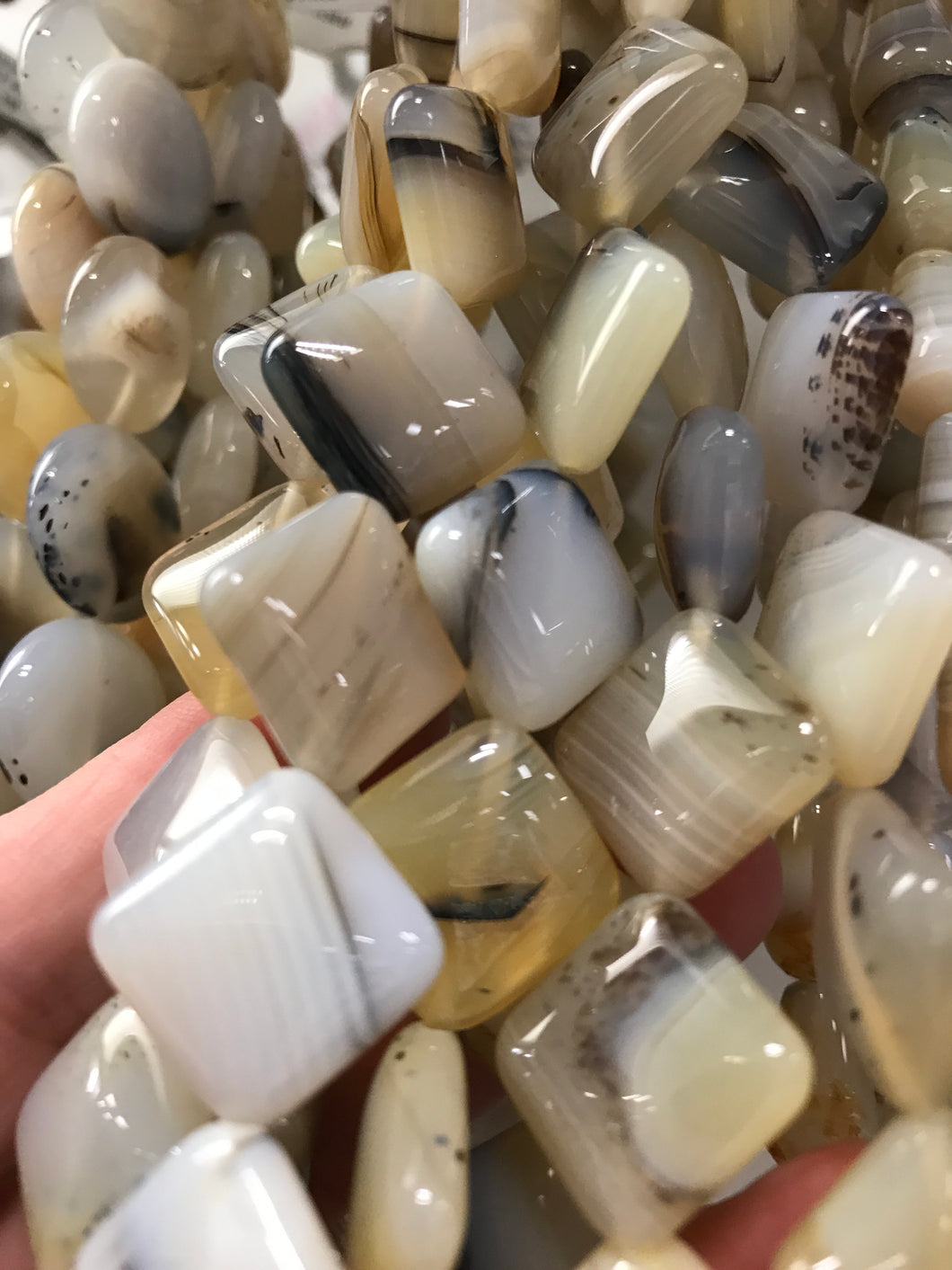 AGATE RHOMBUS BEADS