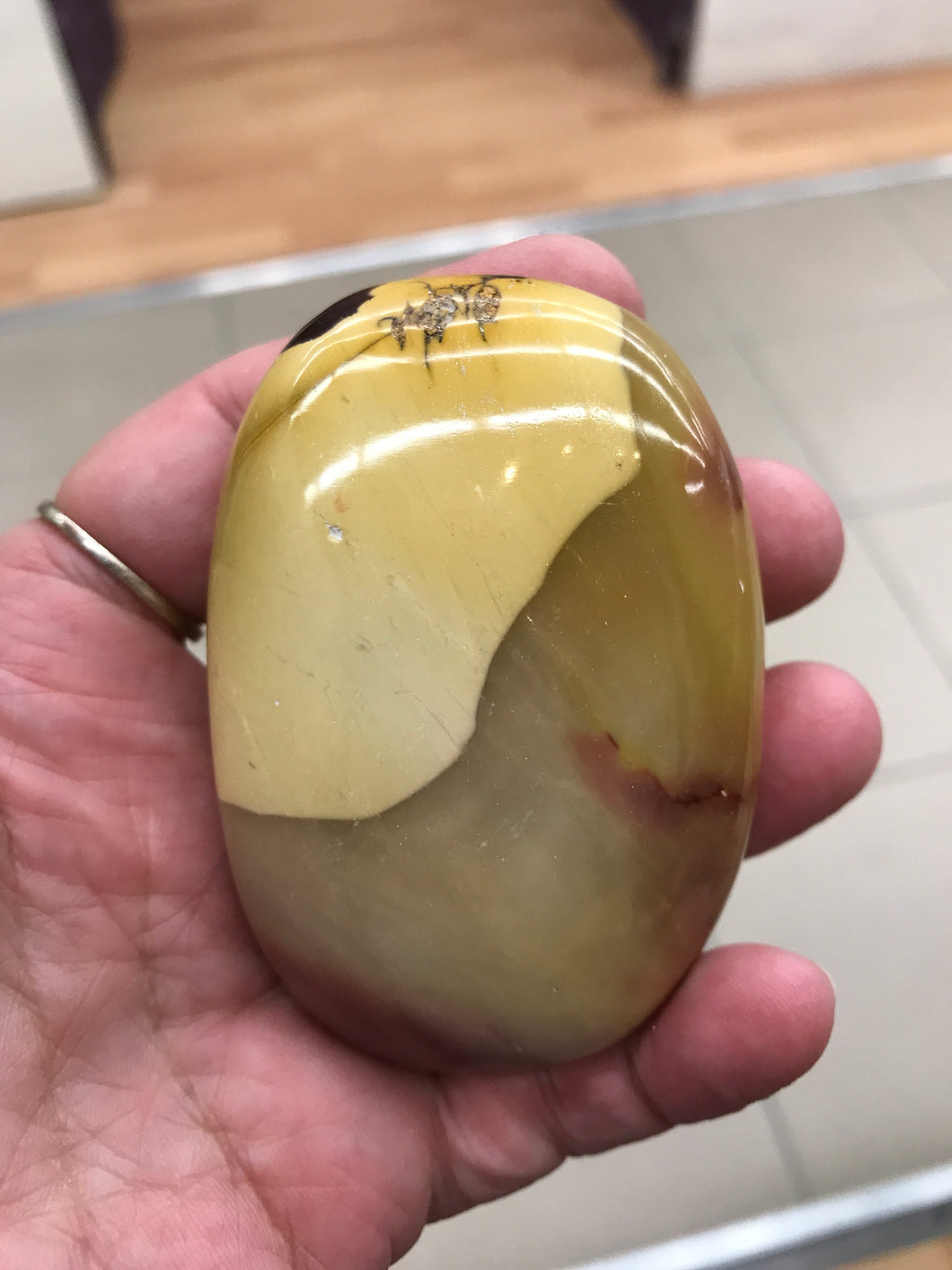 MOOKAITE PALM STONE