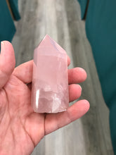 Load image into Gallery viewer, ROSE QUARTZ POINT
