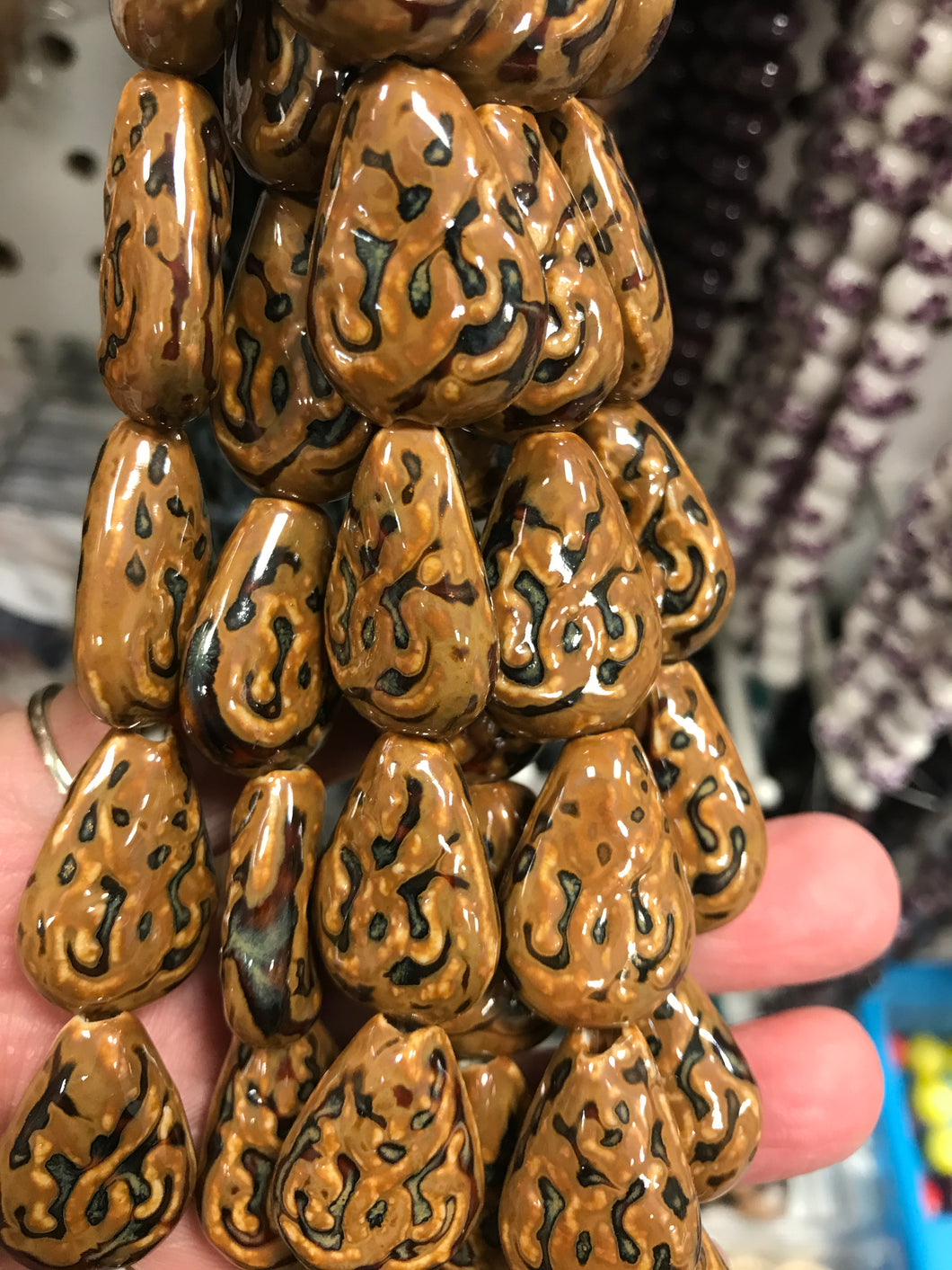 PORCELAIN BEADS