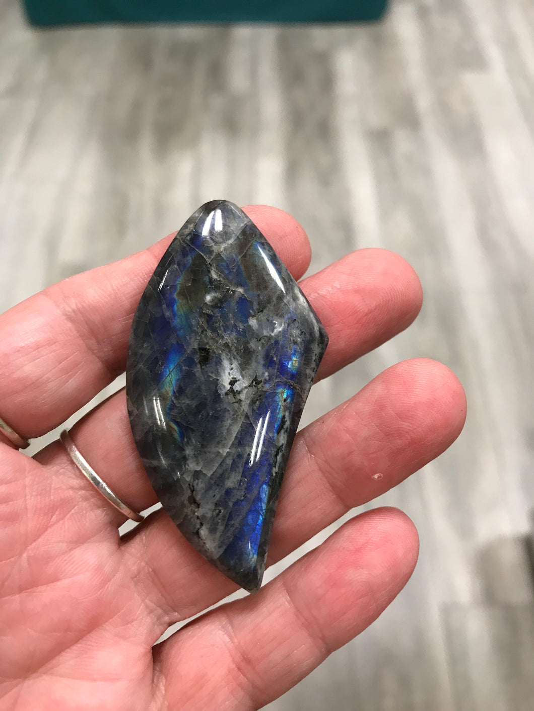 CABOCHON CANADIAN LABRADORITE