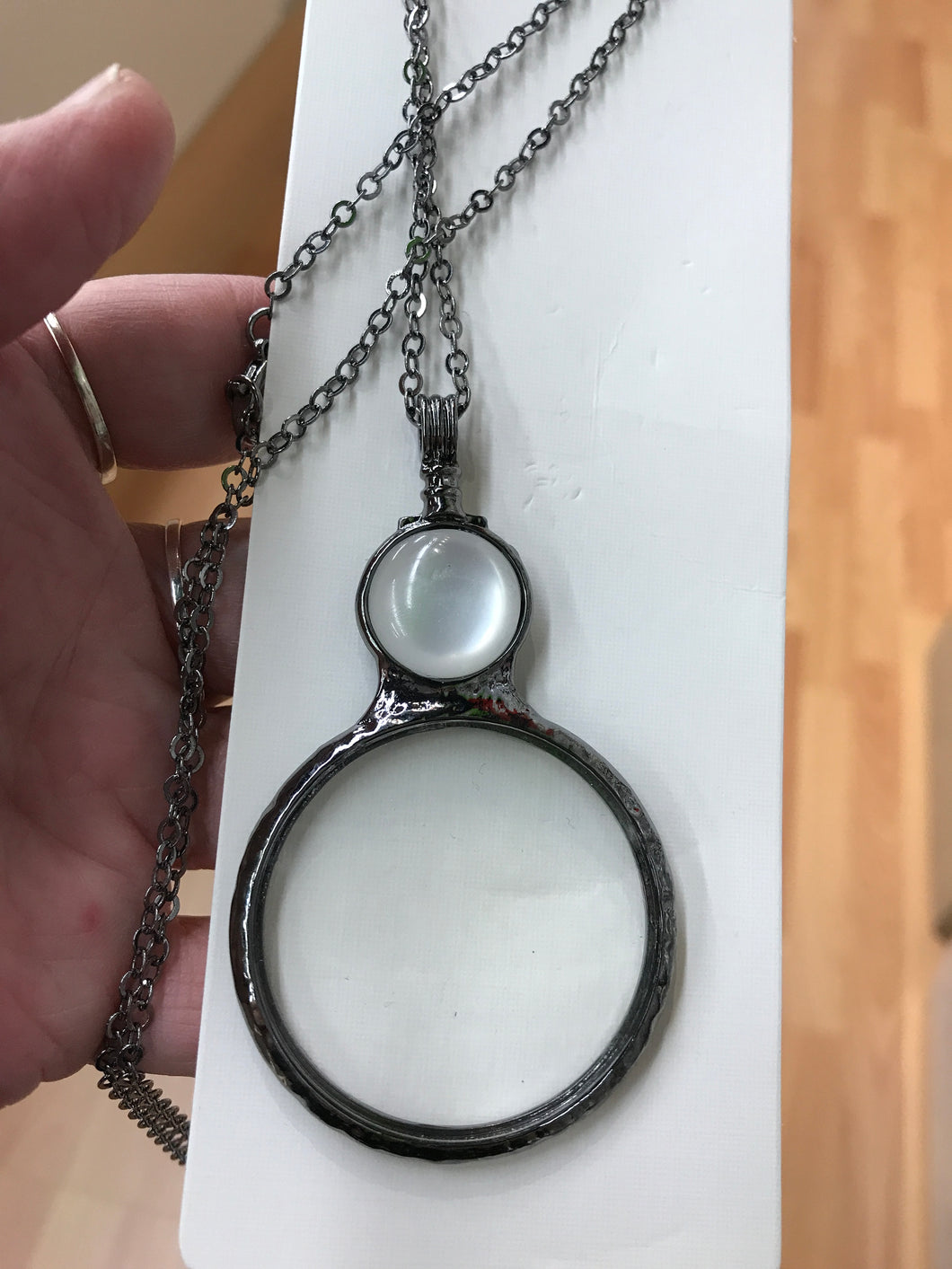 MAGNIFIER NECKLACE