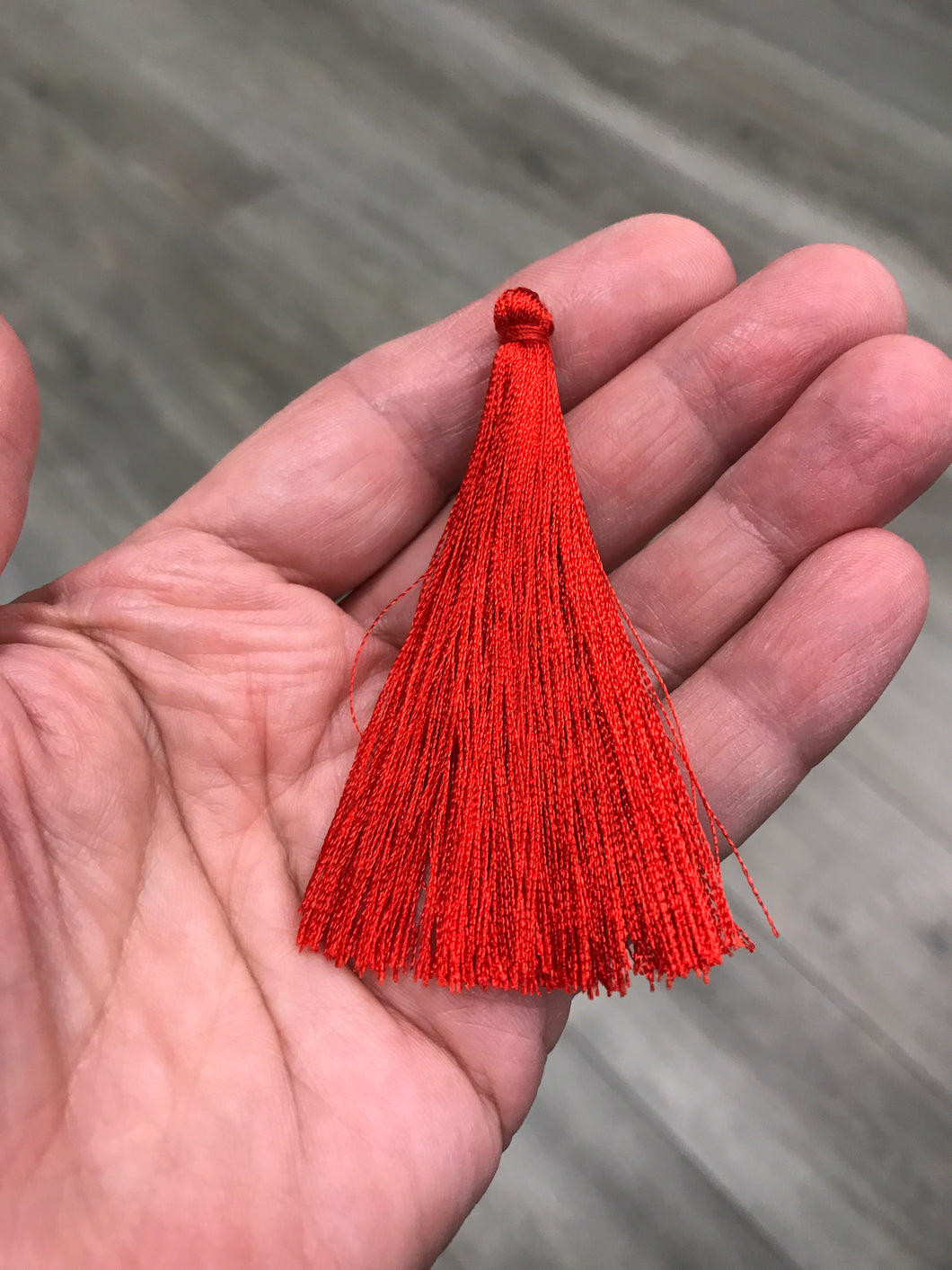 NYLON TASSEL RED