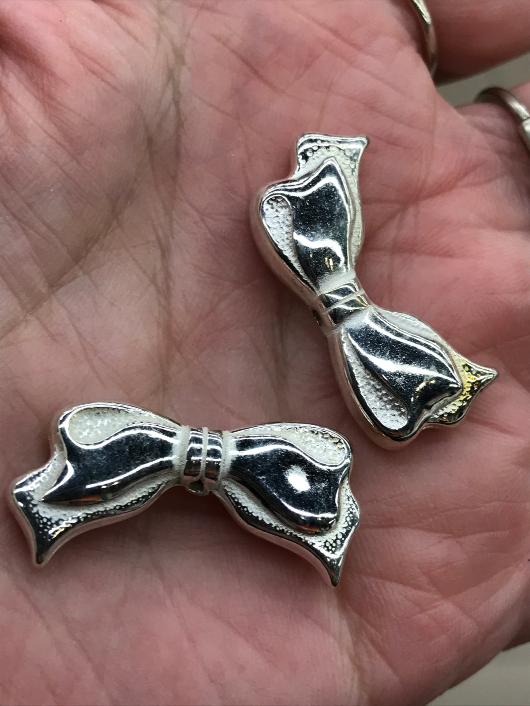 BOW SPACER