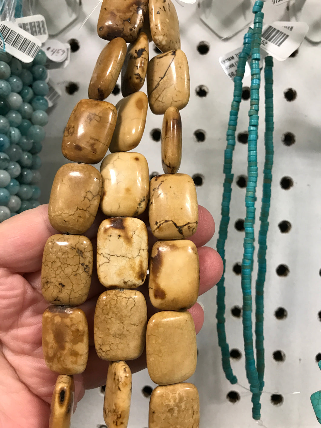 HOWLITE RECTANGLE